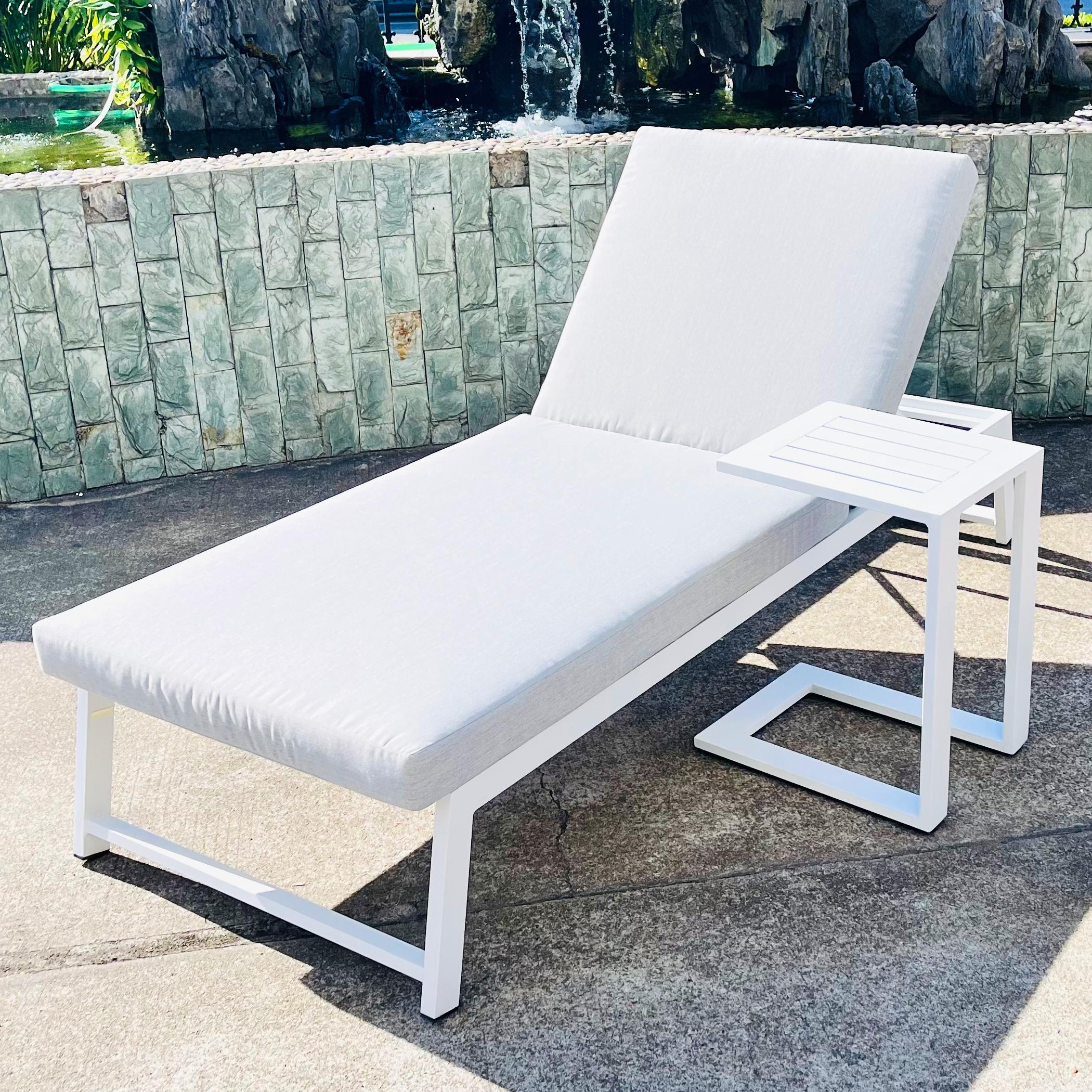 Aluminum beach Sun Lounger outdoor Mental Garden Pool Beach Beds Cushion Custom Recliner with Side Coffee Table